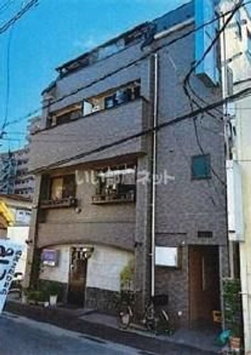 安本ビルの外観