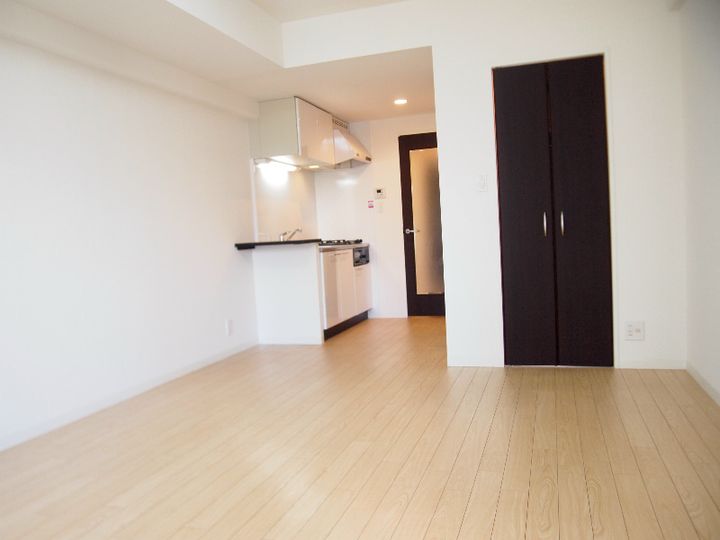 KDXレジデンス舟入幸町の居間