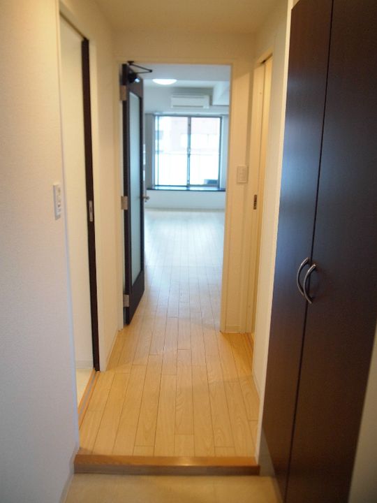 KDXレジデンス舟入幸町の玄関