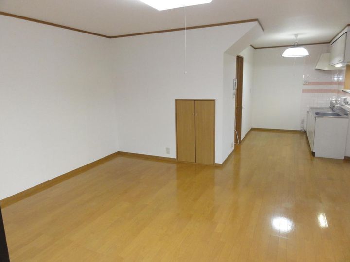 山形県山形市花楯1(一戸建)の賃貸物件の居間