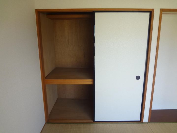 内野マンション 2号棟の内装