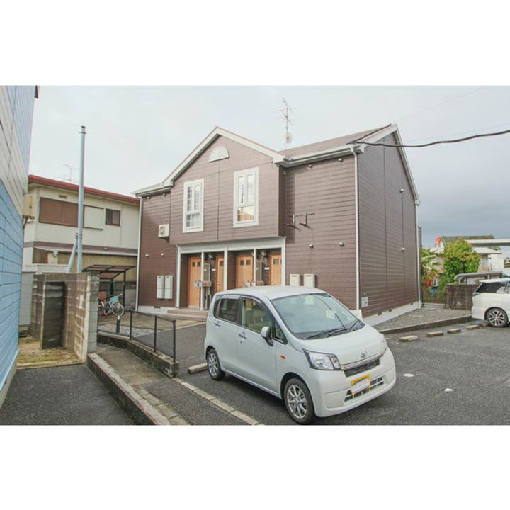 ドミール北小路の外観