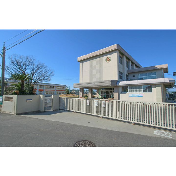 ドミール北小路の周辺