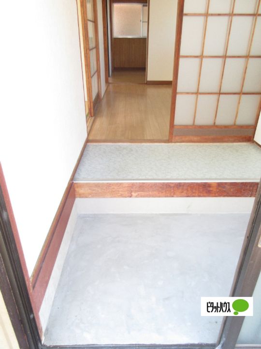 静岡県焼津市小土(一戸建)の賃貸物件の玄関