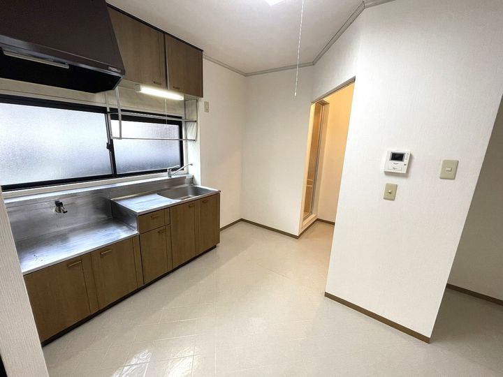 コーポイワミAの居間