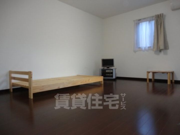 大阪府高槻市別所新町(アパート)の賃貸物件の居間