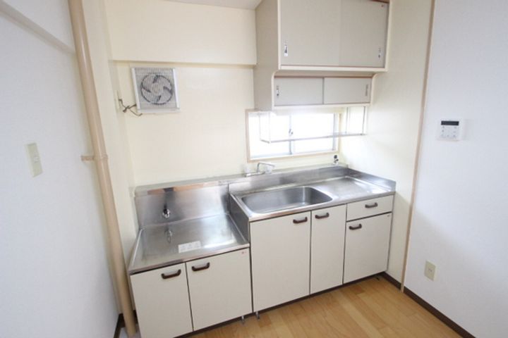 サンローレル宮内A棟のキッチン