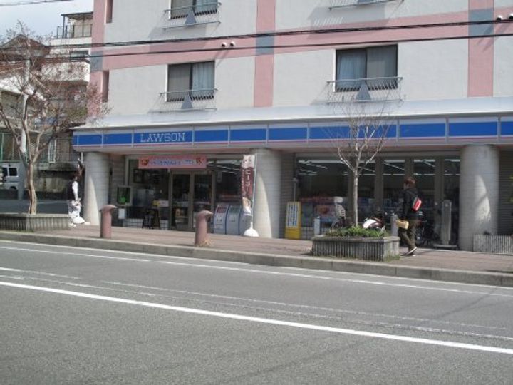 アウグーリオカーサの周辺