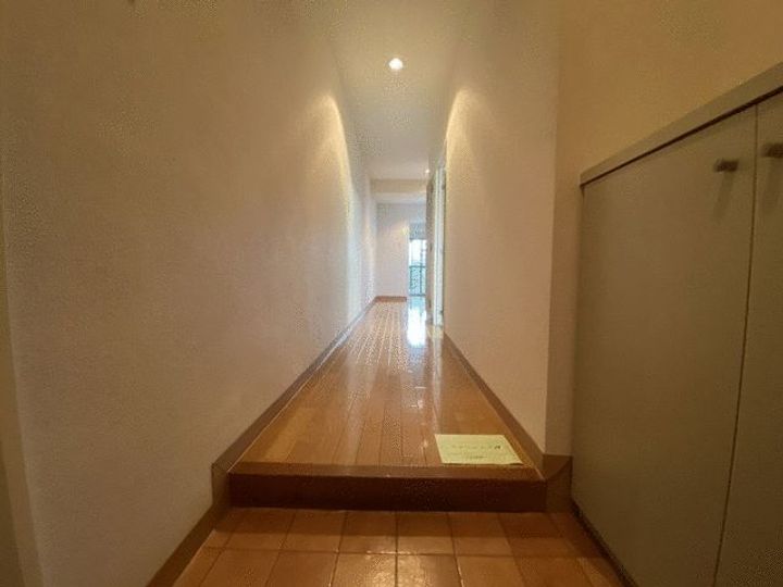 リアライズ千歳の玄関
