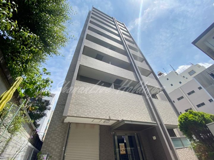 ルポルスタ湘南の外観
