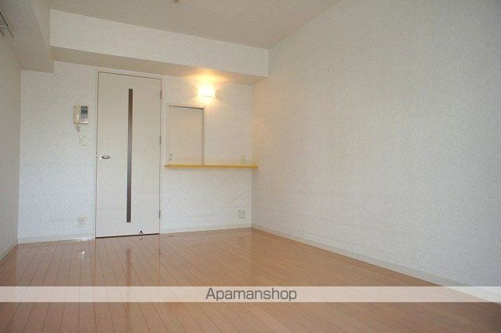 エンクレスト天神IIの居間