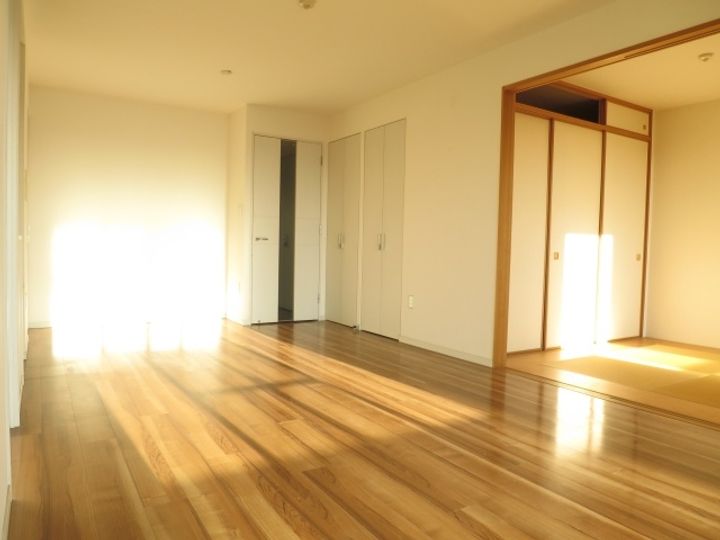 千葉県千葉市美浜区幸町2(マンション)の賃貸物件の居間