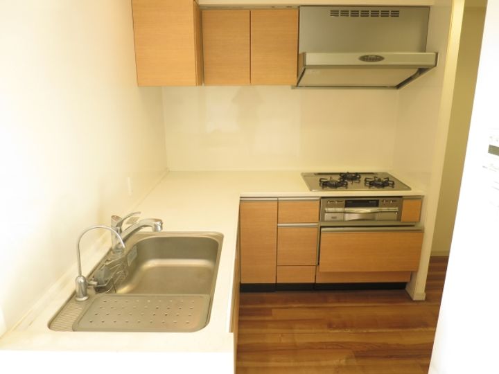 千葉県千葉市美浜区幸町2(マンション)の賃貸物件のキッチン
