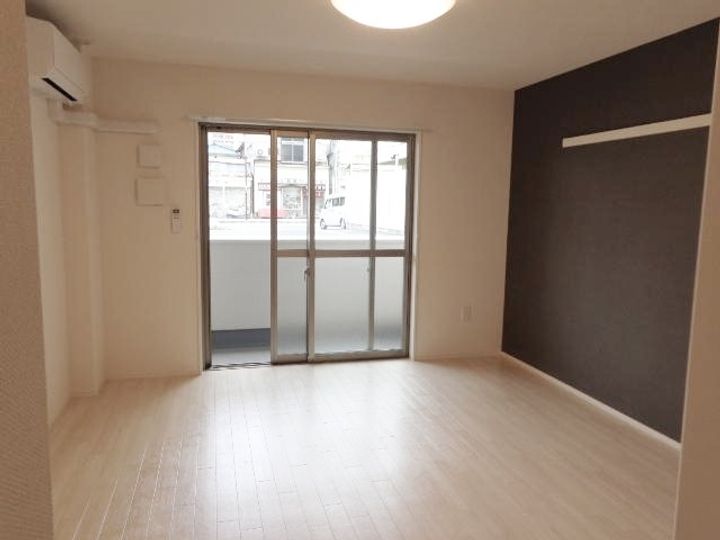 神奈川県平塚市明石町(マンション)の賃貸物件の居間