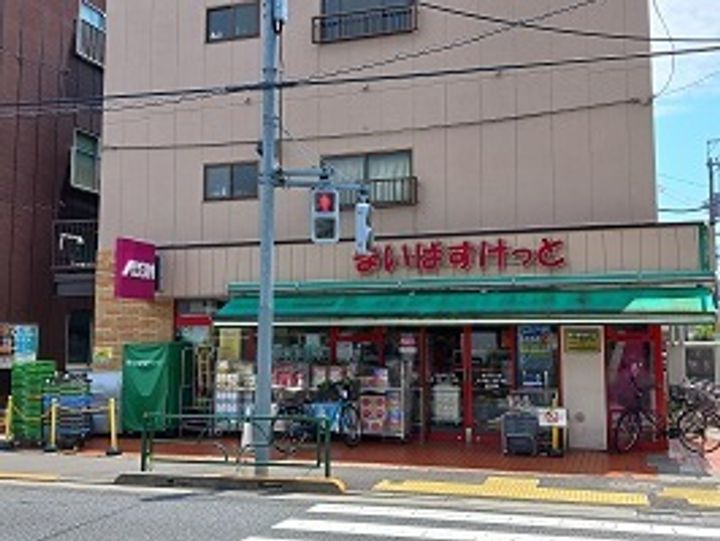 ル コンフィーエ サンカントの周辺