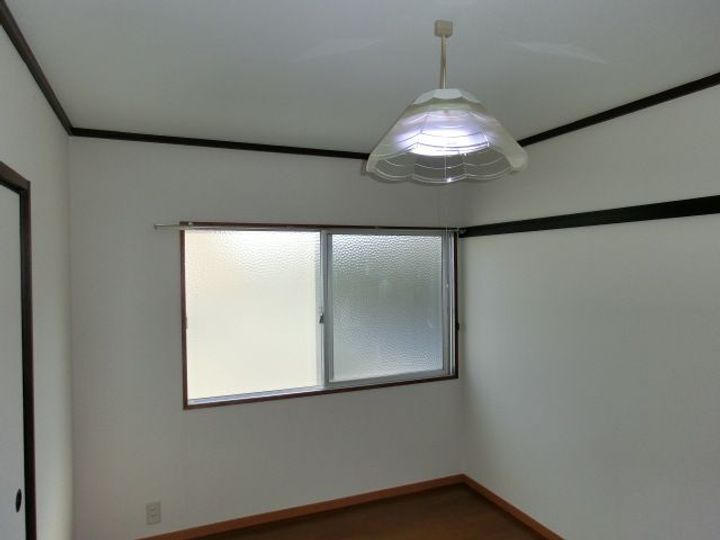 ハピネス千代IIIの居間