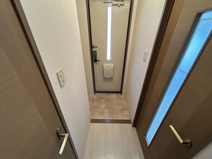 T.Village A棟の玄関