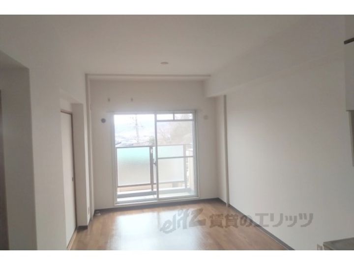 フローラル生駒の居間