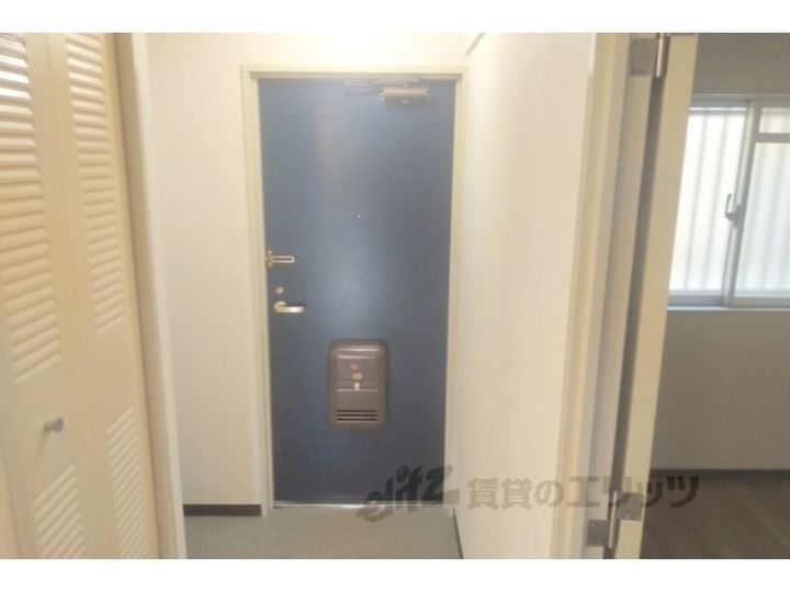 フローラル生駒の玄関