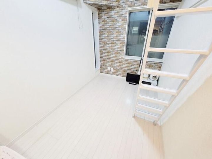 神奈川県横浜市鶴見区寛政町(アパート)の賃貸物件の居間