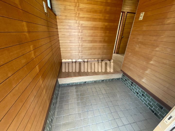 愛知県稲沢市平和町観音堂屋敷(一戸建)の賃貸物件の玄関