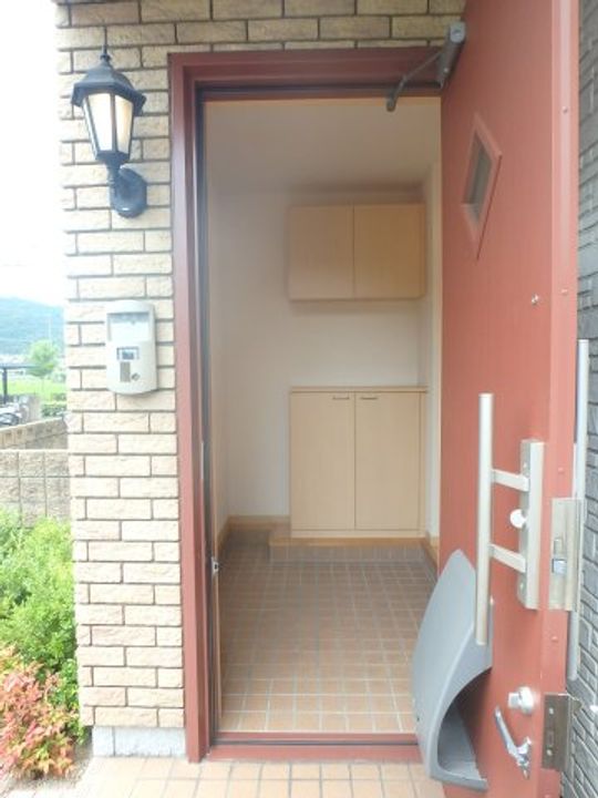 兵庫県姫路市広畑区蒲田3(一戸建)の賃貸物件の玄関