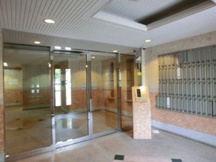 東京都新宿区余丁町(マンション)の賃貸物件の地図