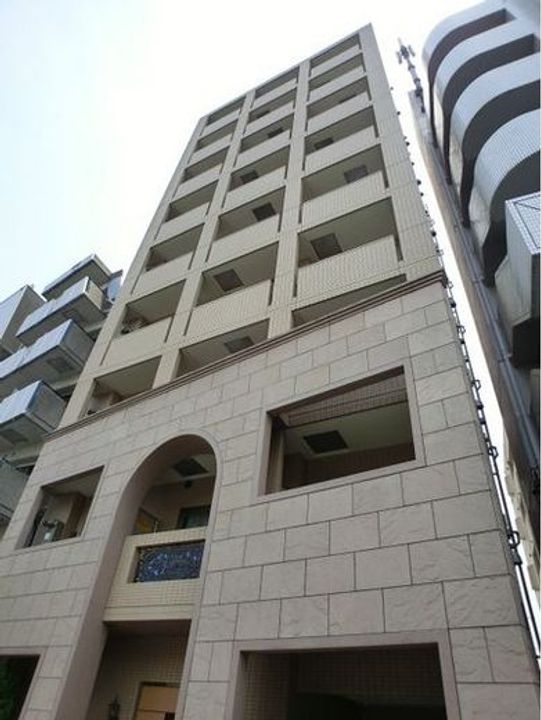 東京都新宿区余丁町(マンション)の賃貸物件の外観