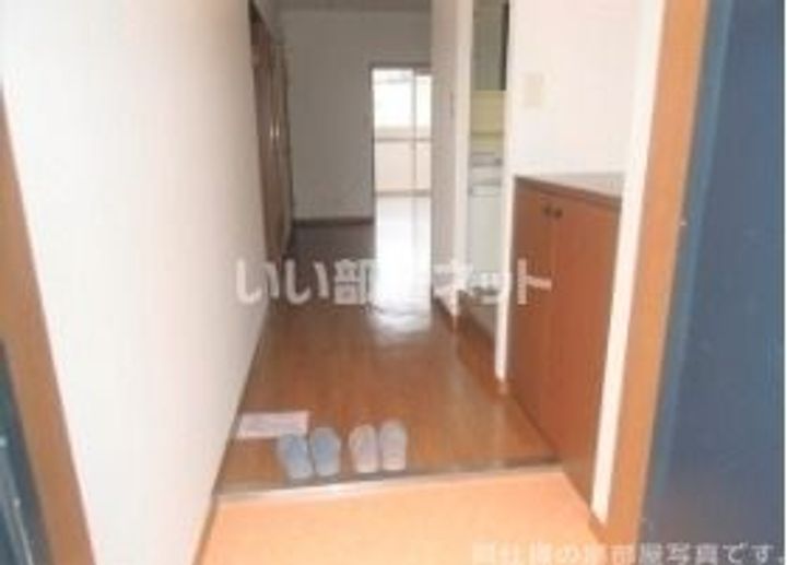 フォブール大井Bの玄関