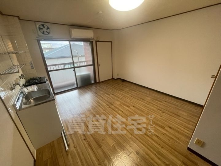 丸栄マンションの居間