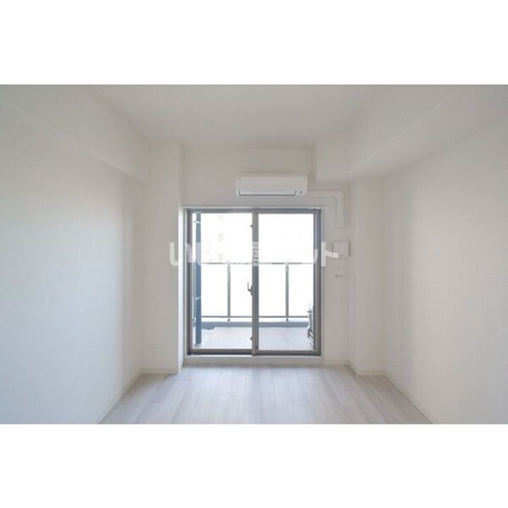 アドバンス神戸パーチェの居間