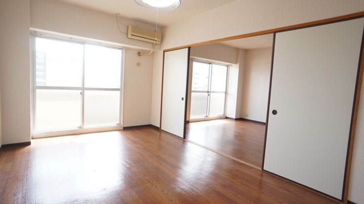 コート西浦マンションの居間