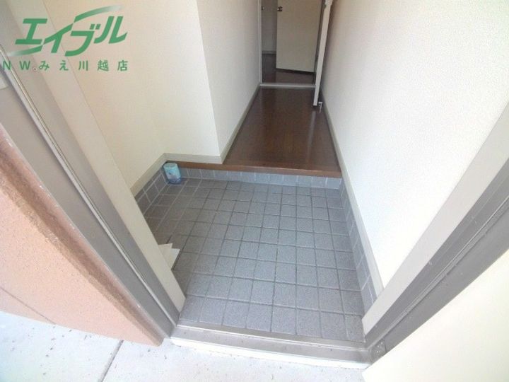 コーポパーシモンIIの玄関