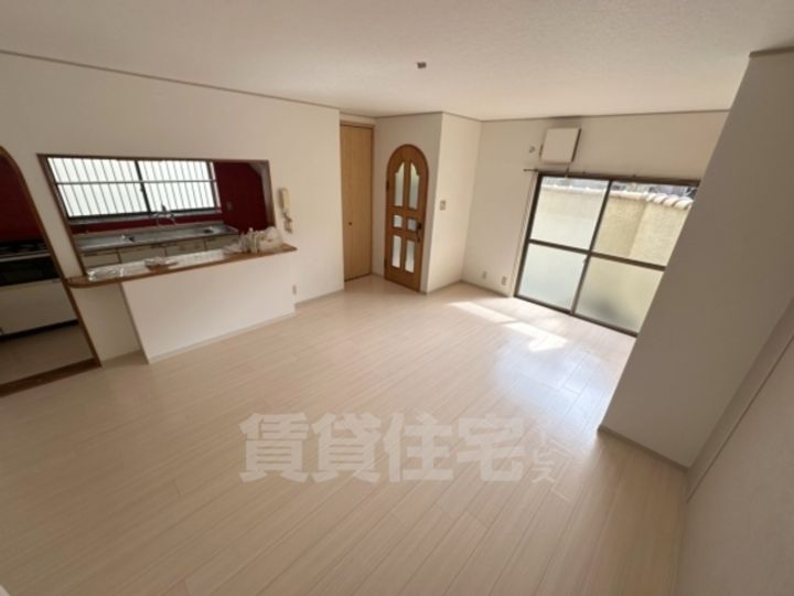 大阪府吹田市垂水町1(一戸建)の賃貸物件の居間