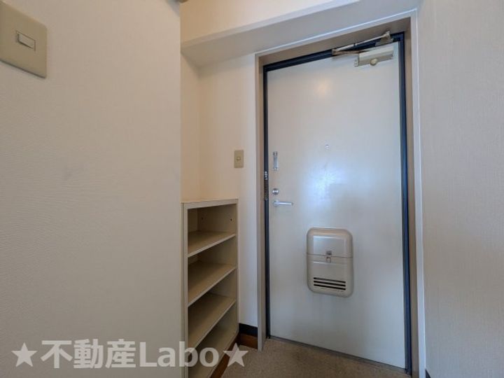 徳島県板野郡松茂町笹木野字八北開拓(マンション)の賃貸物件の玄関