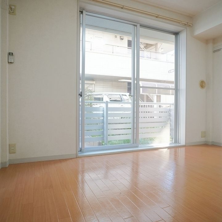 ラ・メールイサミの居間