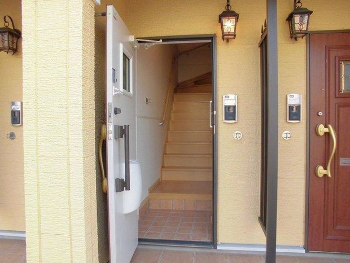 茨城県守谷市美園3(アパート)の賃貸物件の玄関