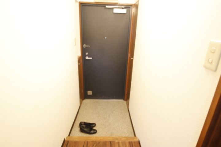 ピアステージ勝田の玄関