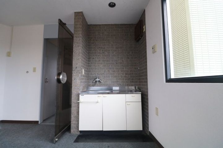 山梨県甲府市国母8(一戸建)の賃貸物件のキッチン