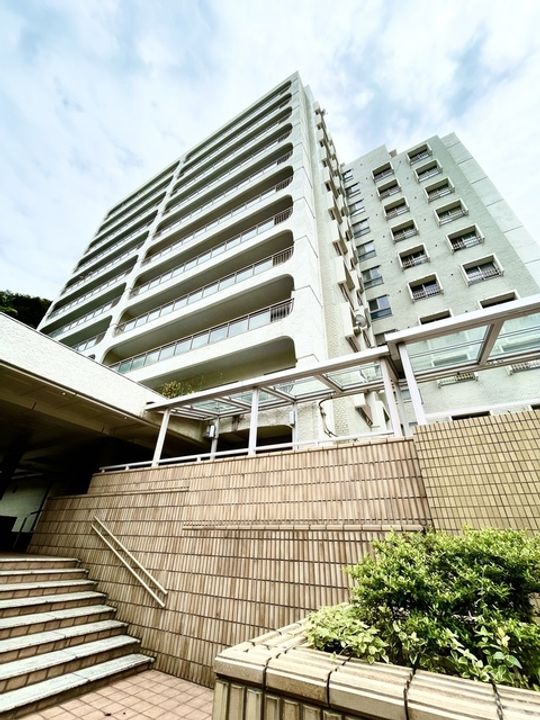 日商岩井音羽マンションの外観