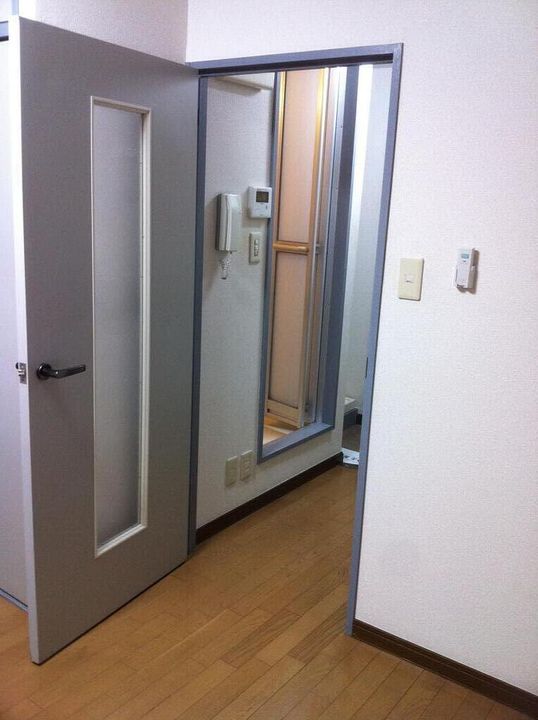 小林第三ビルの居間
