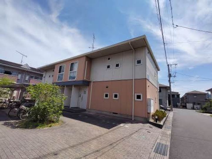 メゾンドローズ B棟の外観