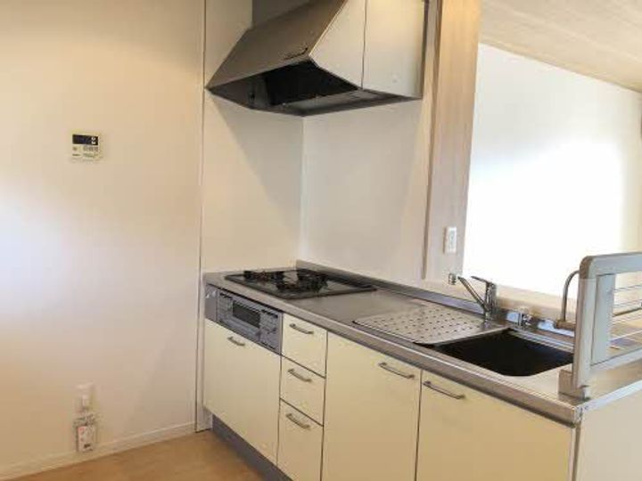 メゾンドローズ B棟のキッチン