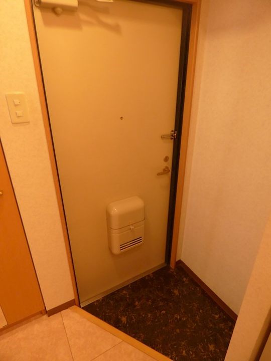K・Y BLD.の玄関