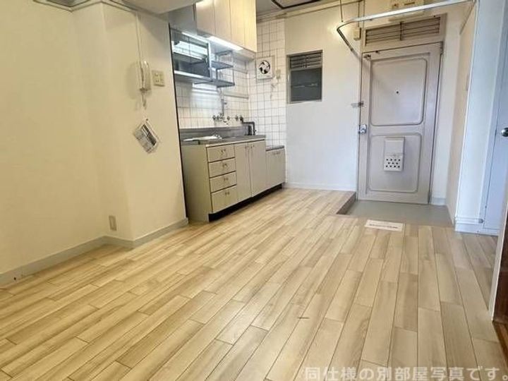 ビレッジハウス城北タワー1号棟の居間