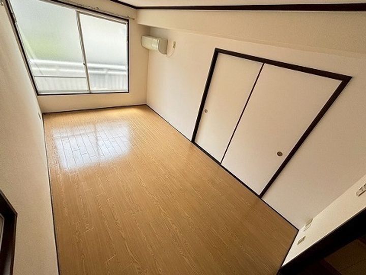 ウィング牛田の居間