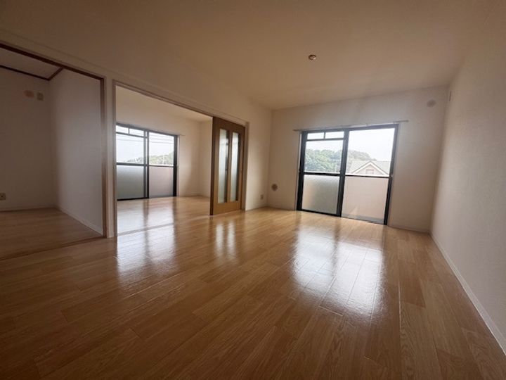 広島県広島市西区高須台1(マンション)の賃貸物件の居間