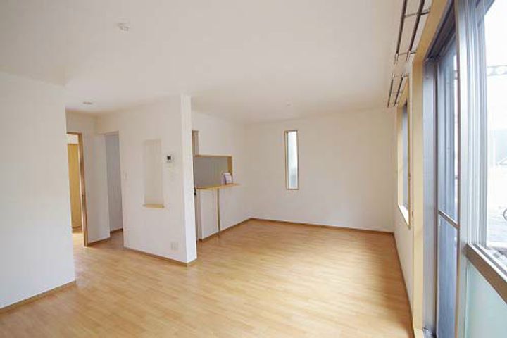 リースランドテクノ Cの居間