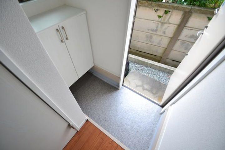 T’s houseの玄関