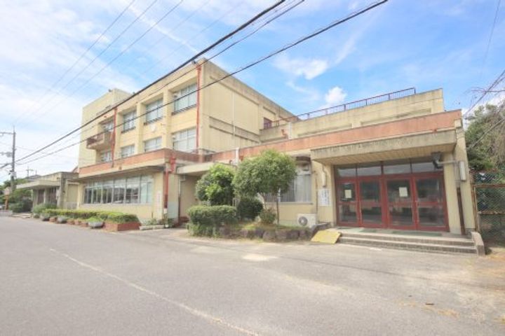 メゾンヴェールBの周辺